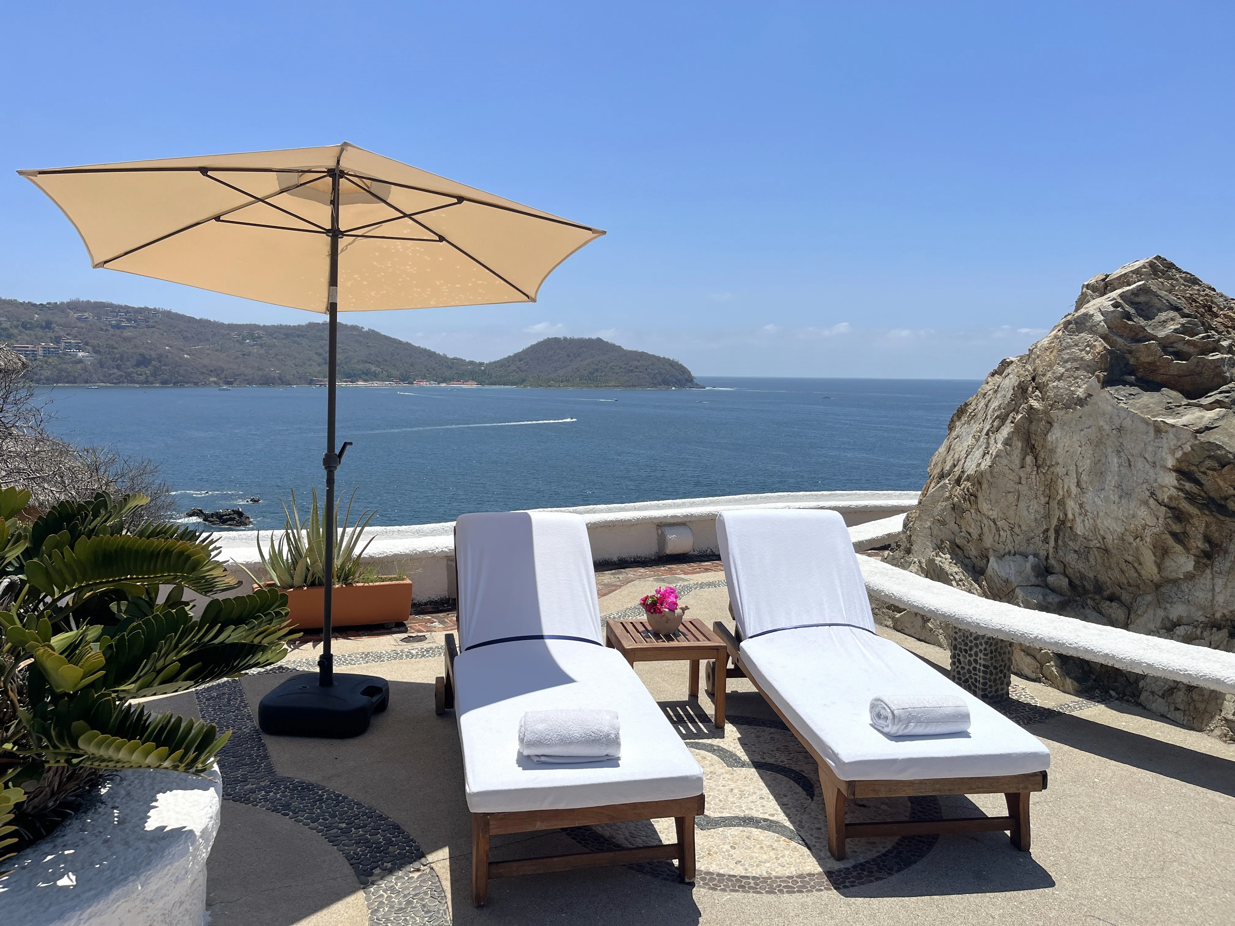 Villa de la Roca panoramic views image 1